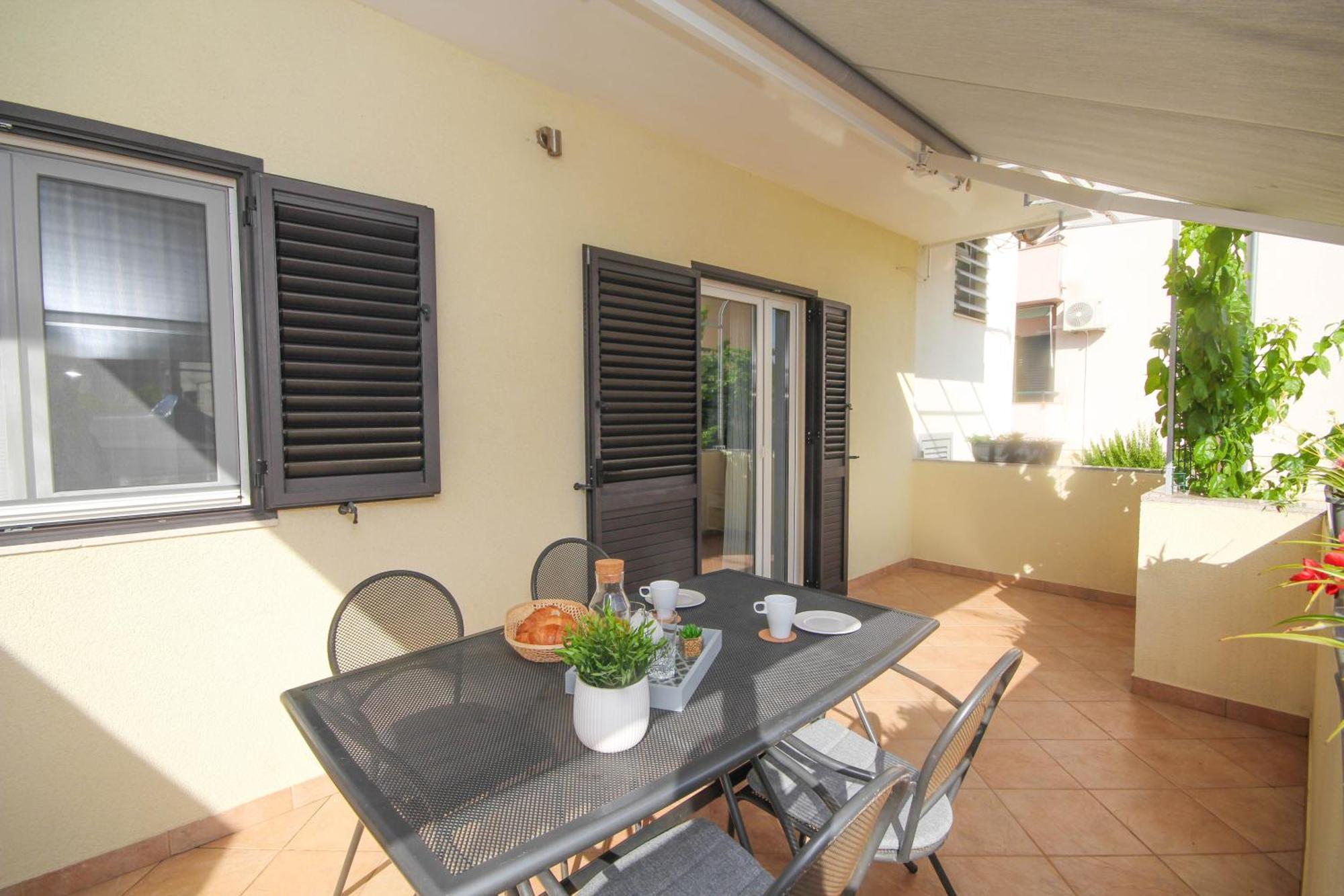 Family Petrov Apartments Vodice Zimmer foto